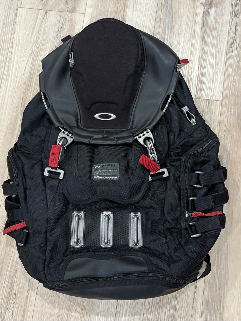 Vintage Oakley 34L kitchen sink tactical field day/backpack y2k